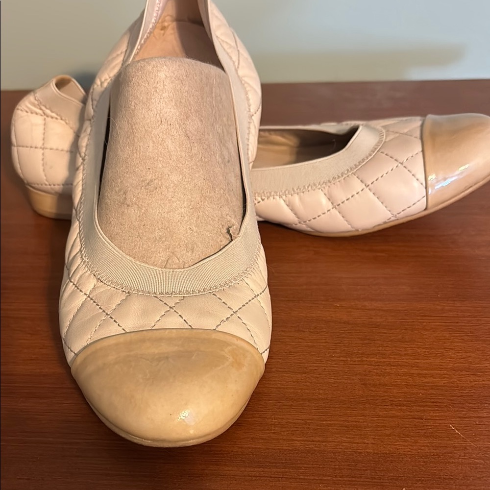 Stuart Weitzman Cream Quilted Flats